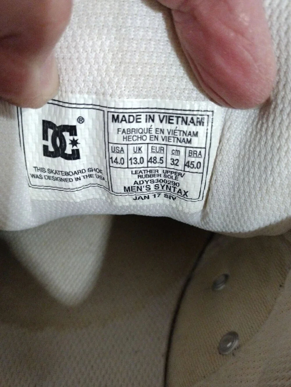 Men's DC Shoe Co. White Low-Top Casual Sneakers